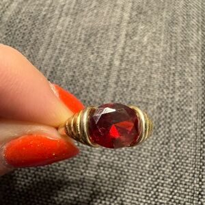 Elegant Gold and Red Gemstone Ring